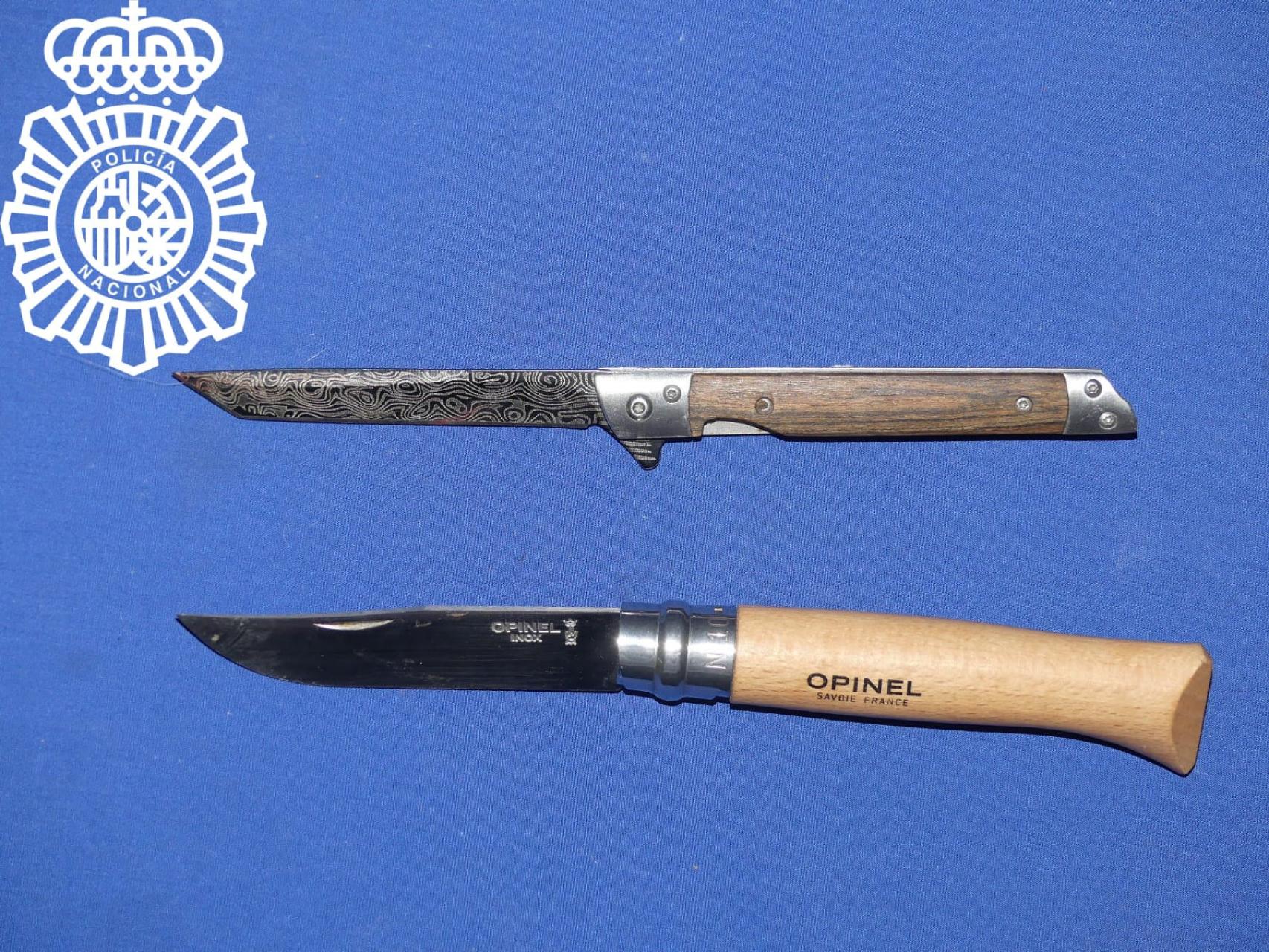 Imagen de las armas blancas intervenidas por la Policía Nacional