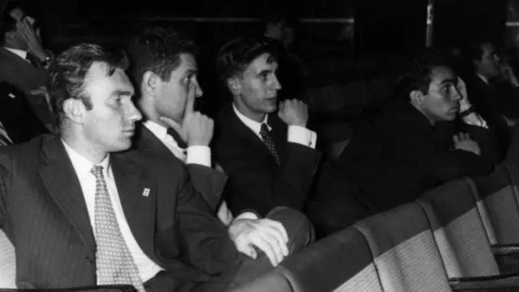 Fernando Fernán Gómez, Luis García Berlanga, Basilio M. Patino y Manuel Bermejo, asistentes a las Conversaciones de Salamanca, 1955