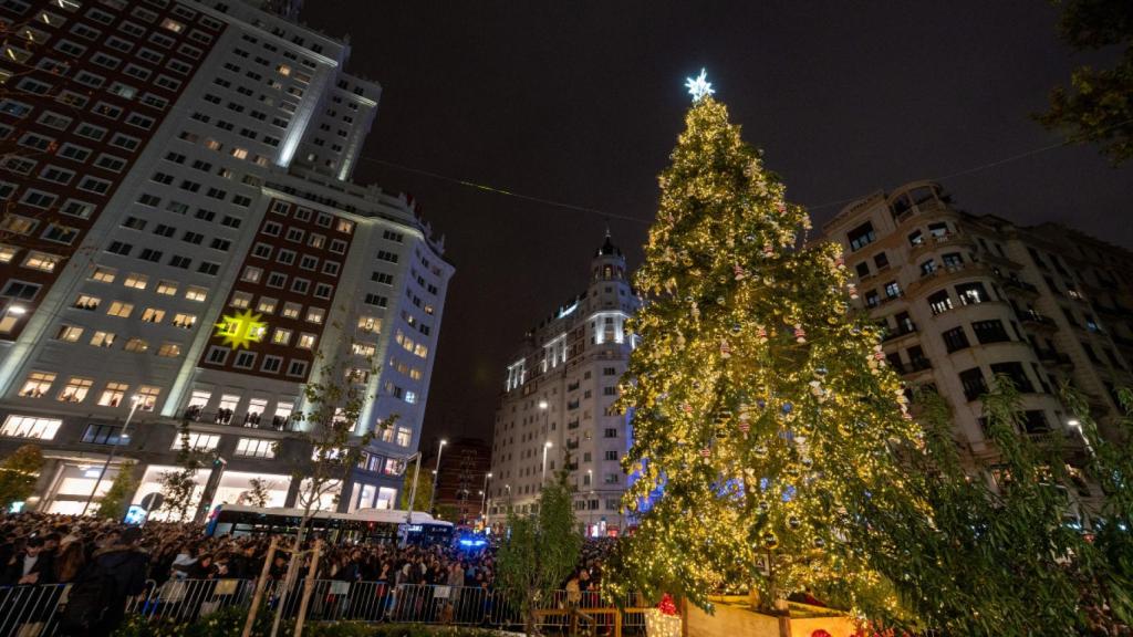 El encendido del árbol de Plaza de España en noviembre de 2022.