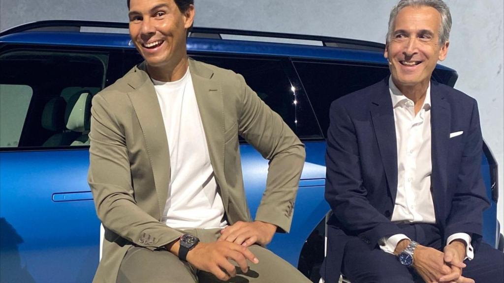 Rafa Nadal junto a Emilio Herrera, CEO de Kia España.