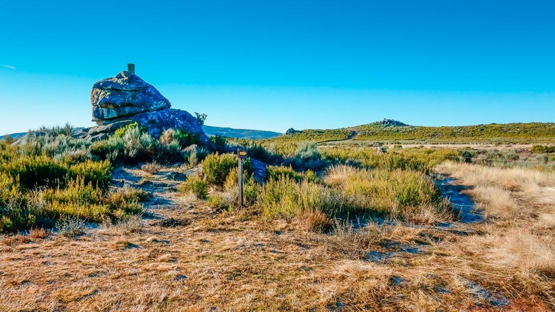 Penedo dos tres Reinos, frontera entre Galicia, Castilla y Portugal. Foto: Hermisende.com