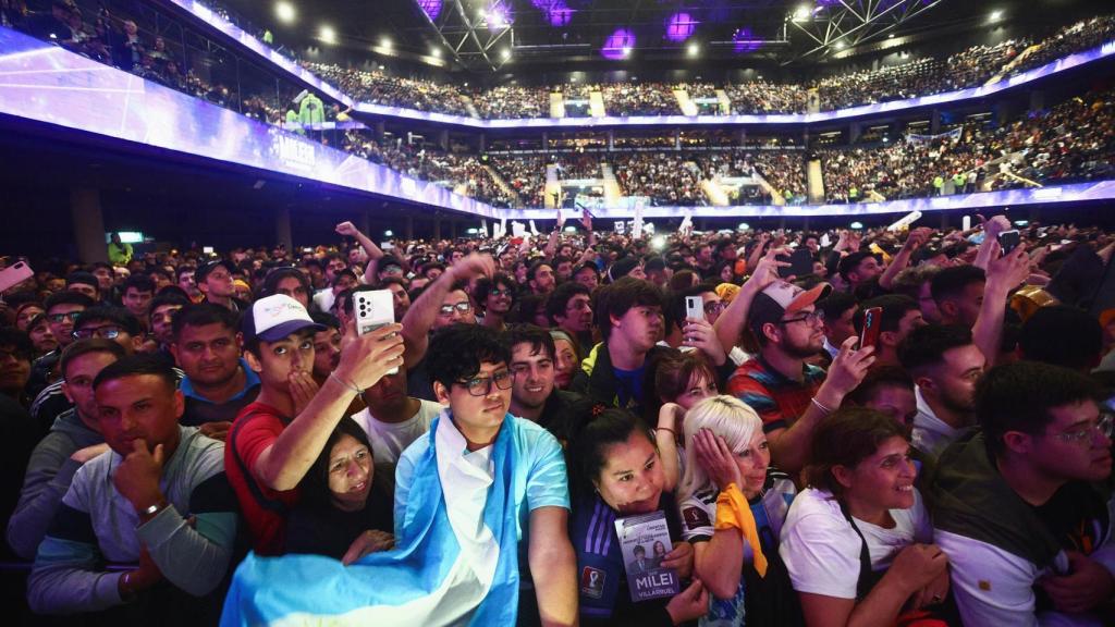 15.000 personas asistieron al Movistar Arena de Buenos Aires para presenciar el cierra de campaña de Javier Milei.