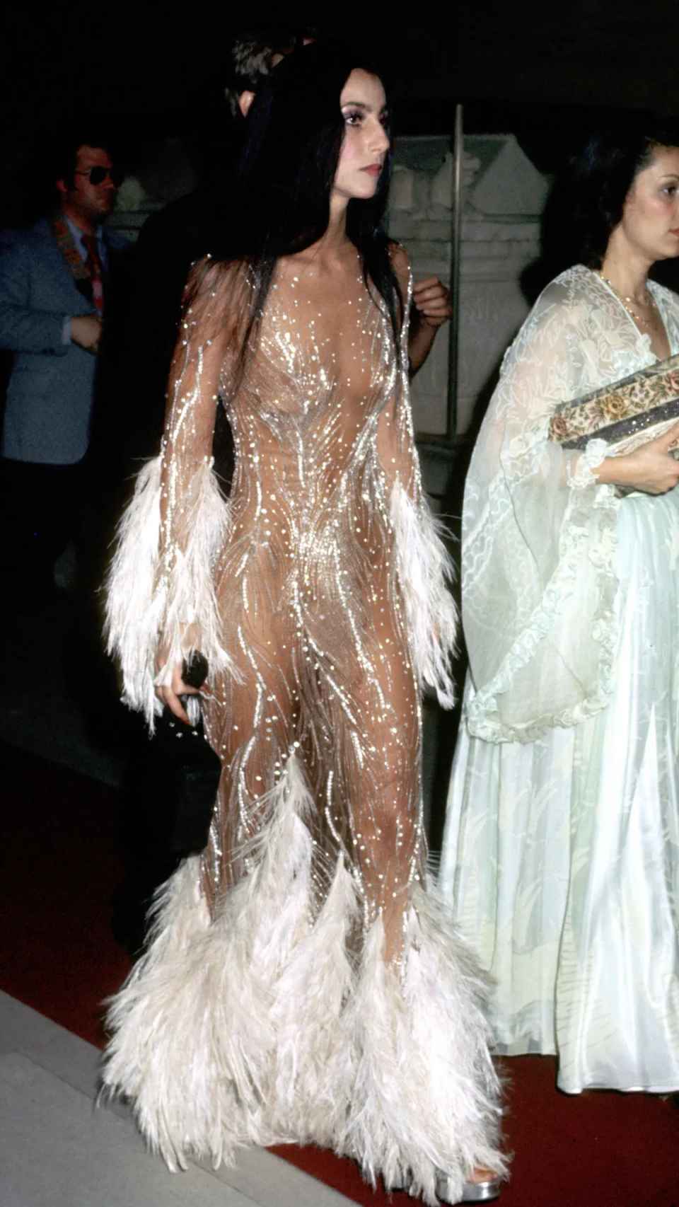 La cantante Cher en la Gala Met de 1974.
