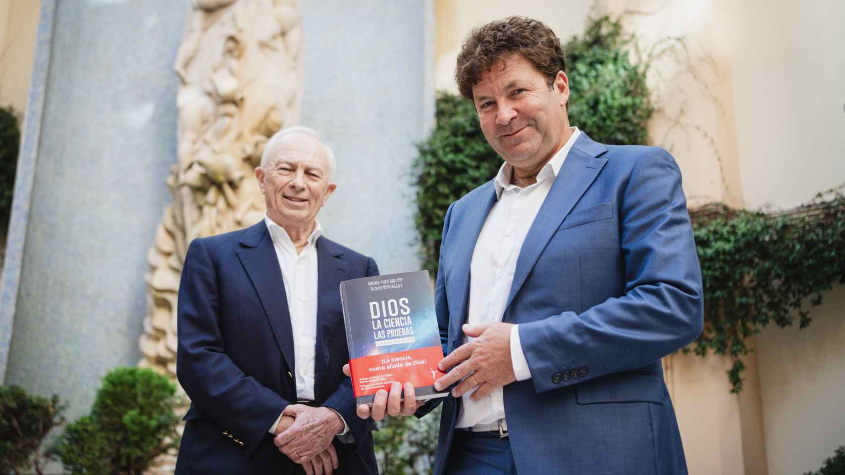 Los autores, Michel-Yves Bolloré y Olivier Bonnassies, en Madrid.