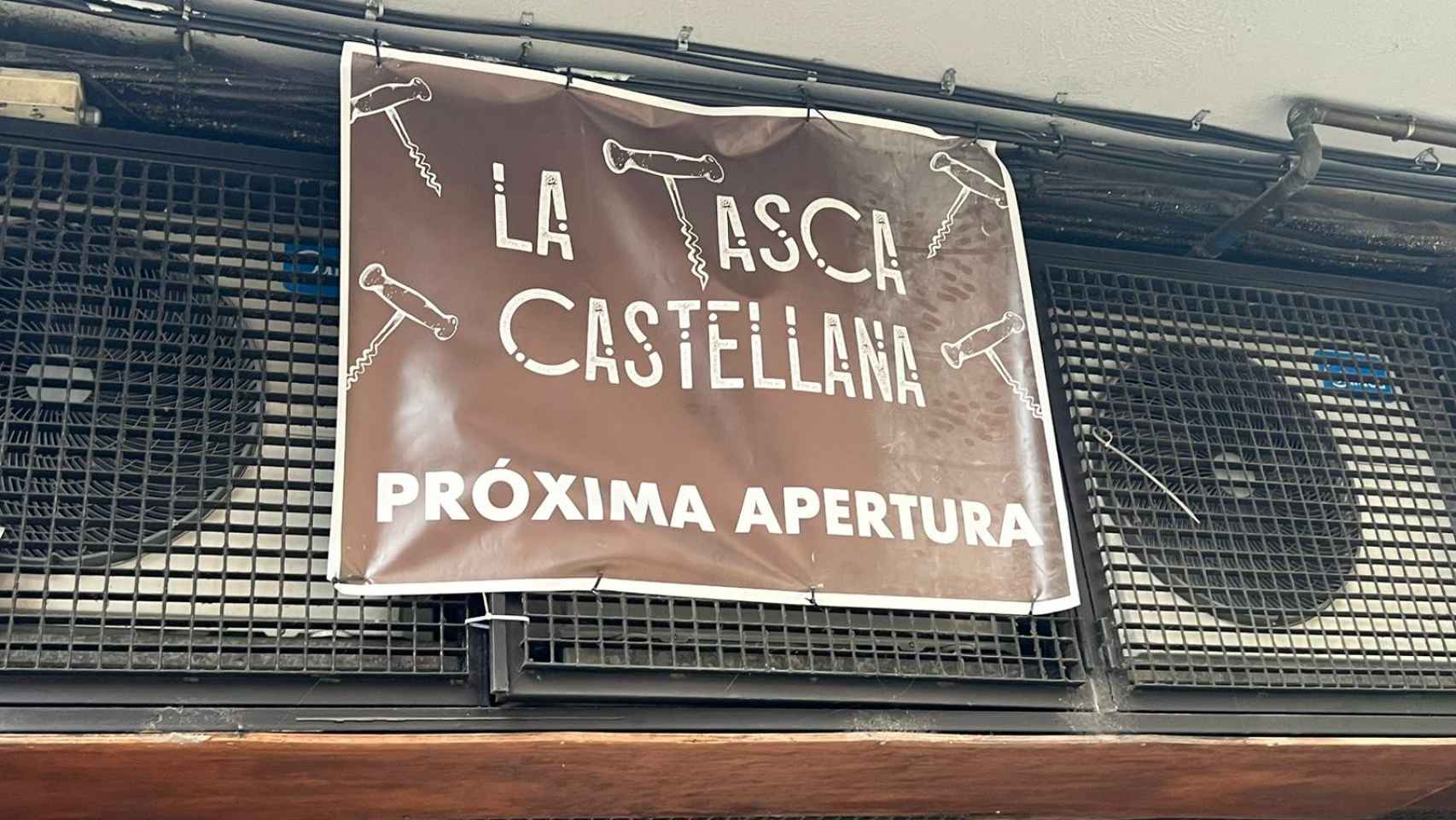 El cartel de La Tasca Castellana y su próxima apertura