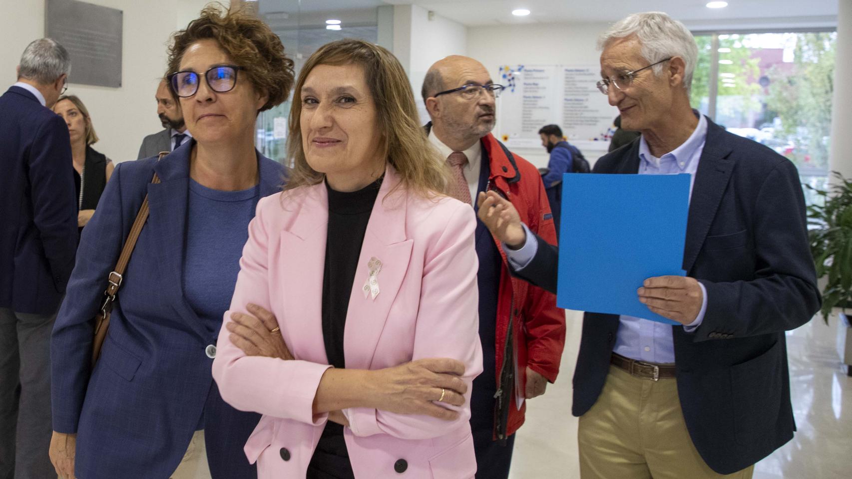 La consejera de Educación, Rocío Lucas, participa en la inauguración de la jornada divulgativa ‘Abriendo el futuro para frenar RAS en cáncer’, organizada por el Centro de Investigación del Cáncer.