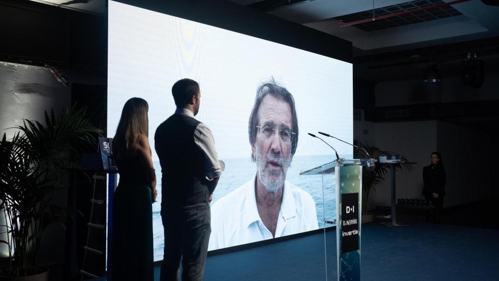 En la pantalla, Luis Martín Cabiedes.