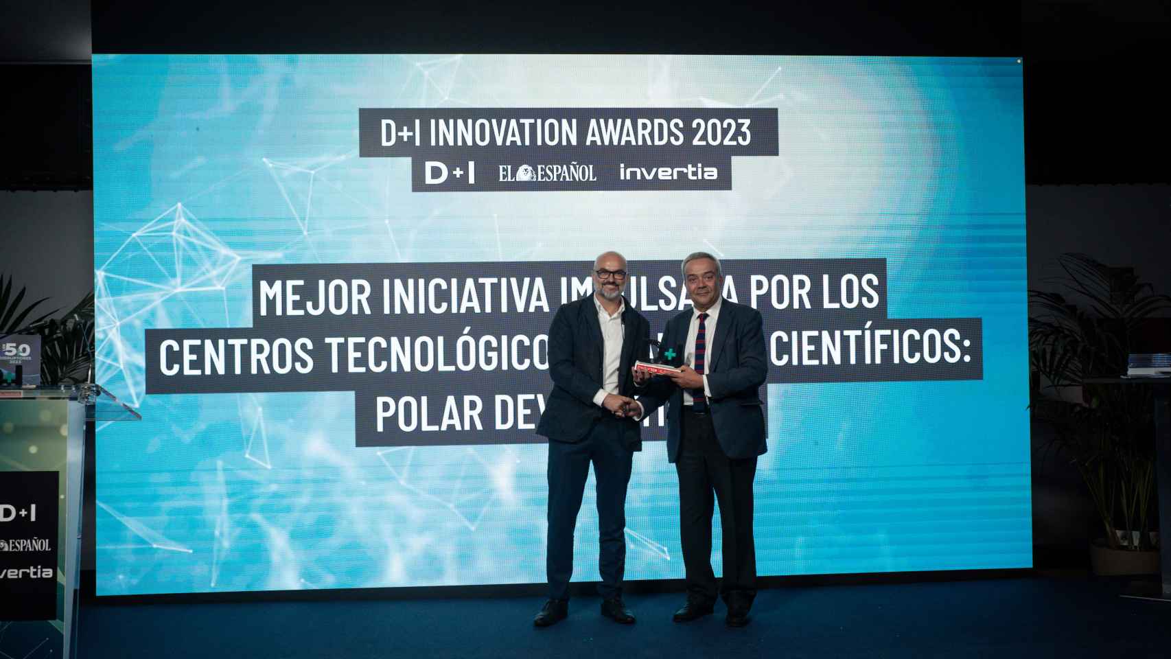 Rafael Moreno Moreno, socio y jefe de Operaciones de POLAR Developments, y Víctor Calvo Sotelo, director general de DigitalES.