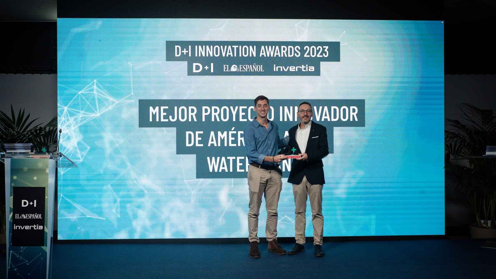 Luca Podetti, Global Water Stewardship Leader Waterplan, y  Daniel Almodóvar, Innovation Delivery Manager en el Área Global de Innovación Estratégica de MAPFRE.