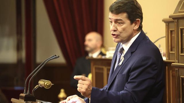 El presidente de la Junta, Alfonso Fernández Mañueco, durante su intervención en la Comisión de las Comunidades del Senado, este jueves.