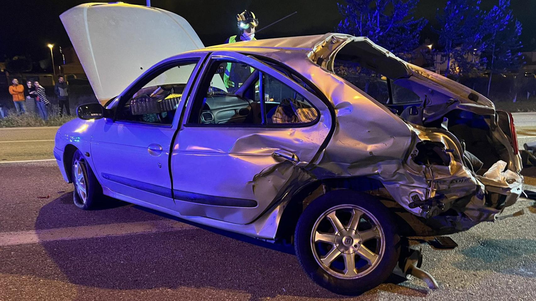 Accidente en una rotonda en Aldeamayor de San Martín