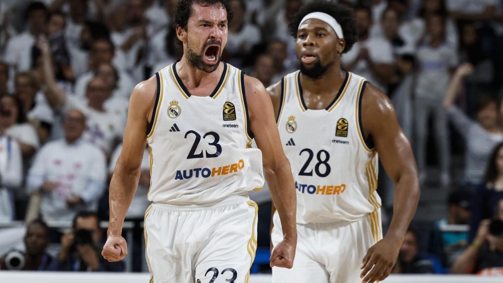 Llull celebra un triple en el partido ante el Armani Milán.