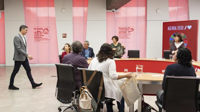 El presidente del Gobierno en funciones, Pedro Sánchez, en una reunión este jueves en la sede de Ferraz.