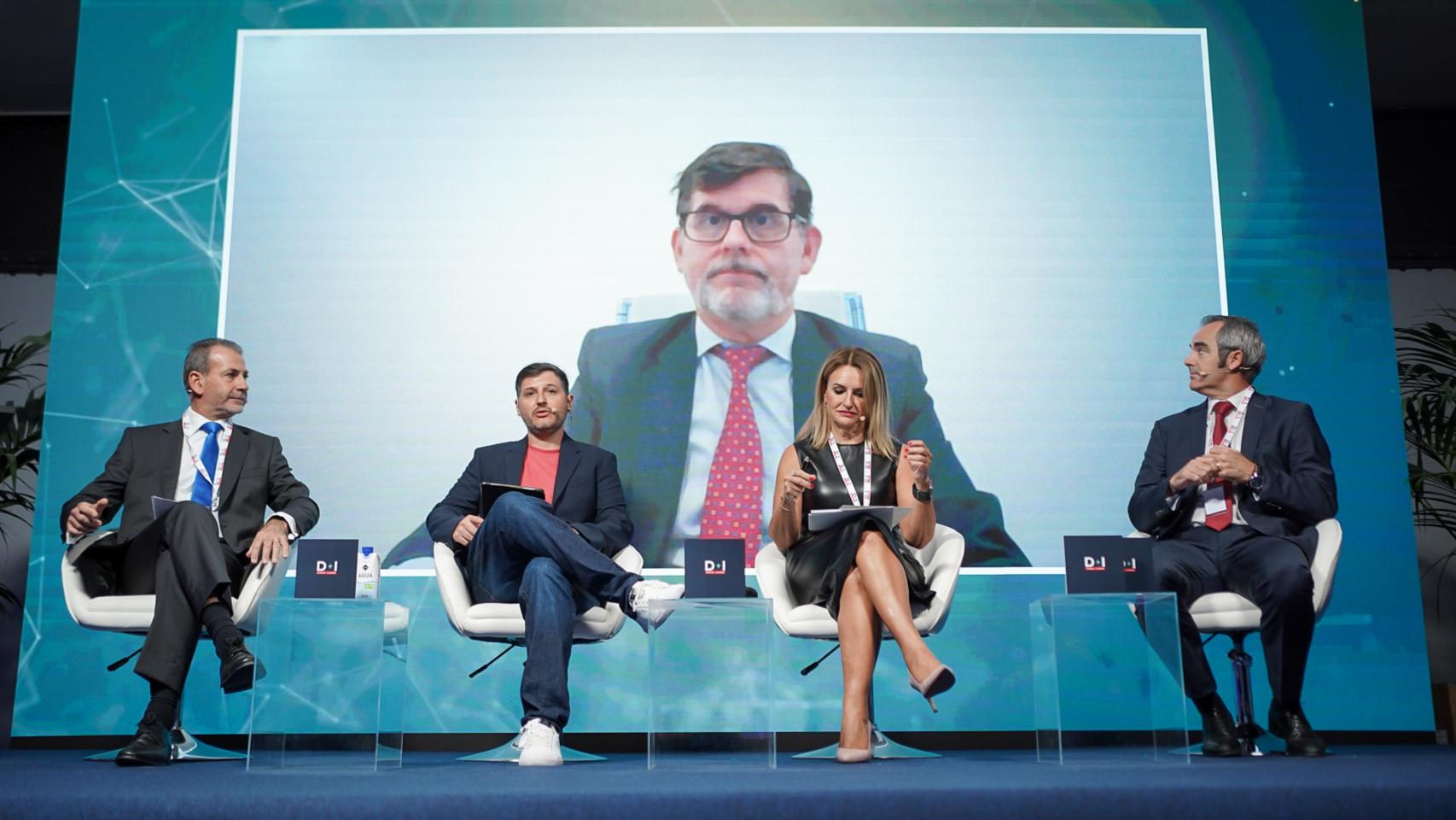 Los ponentes en la mesa redonda sobre 'hubs' tecnológicos, en el marco de la jornada 'El Poder de la Digitalización', organizada por D+I- EL ESPAÑOL