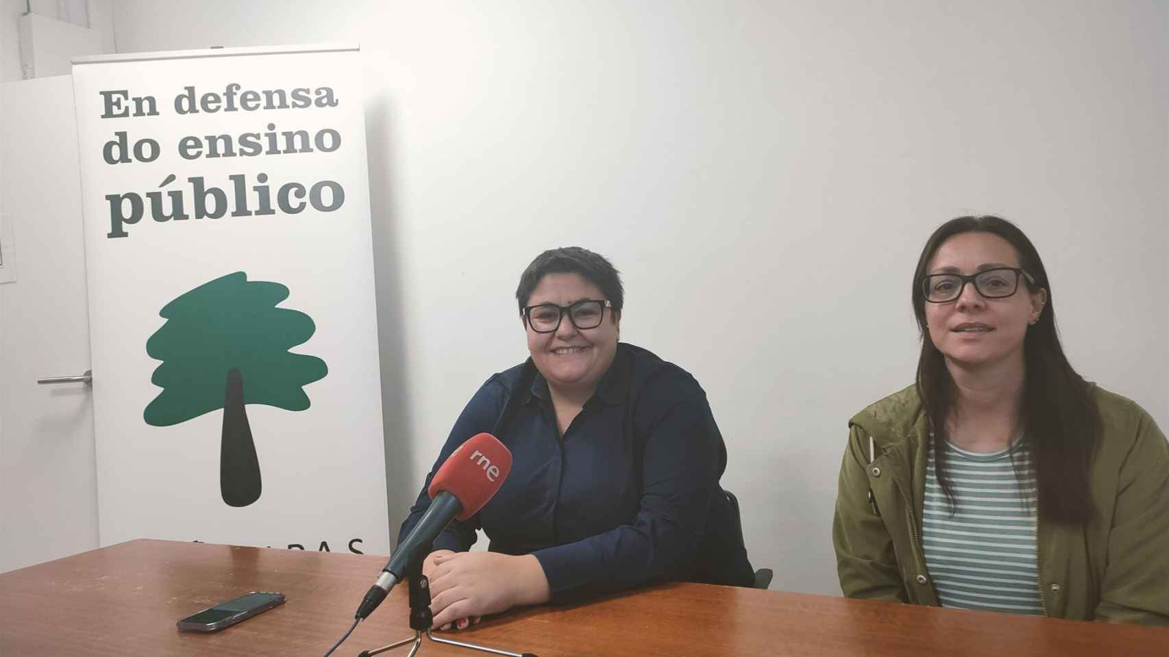 La presidenta de Foanpas, Federación Olívica de Anpas, Iria Salvande, en una rueda de prensa en Vigo.
