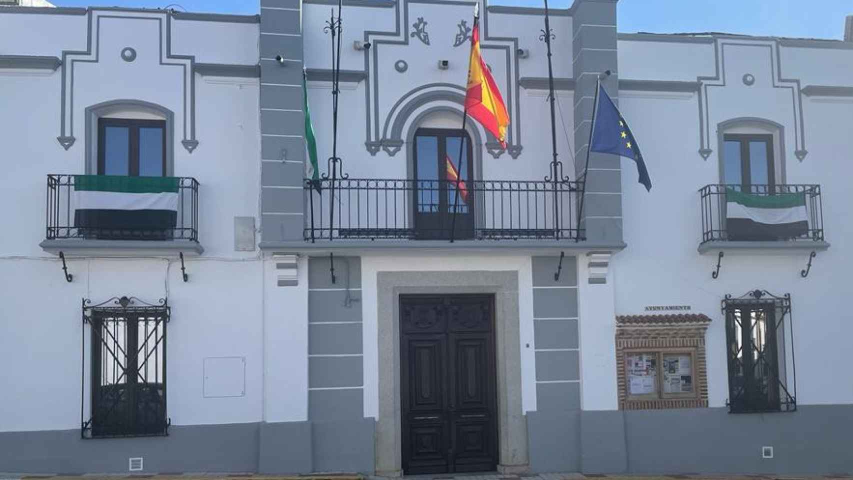 Ayuntamiento de Higuera de Vargas.