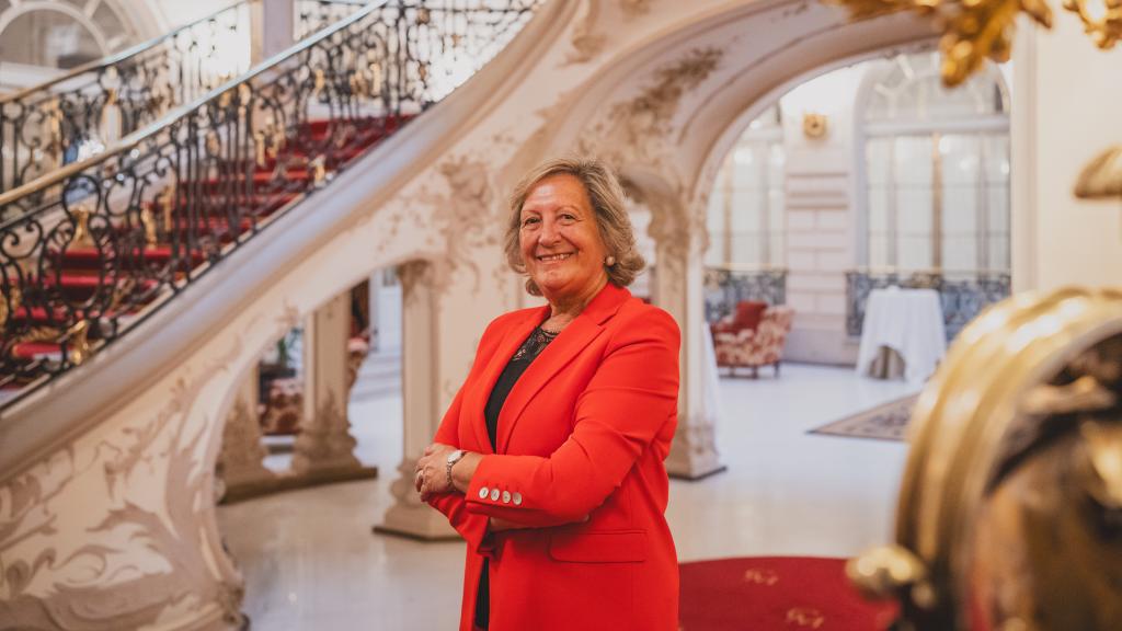 Pilar González de Frutos, expresidenta de UNESPA, en el Casino de Madrid, durante su entrevista con ENCLAVE ODS.