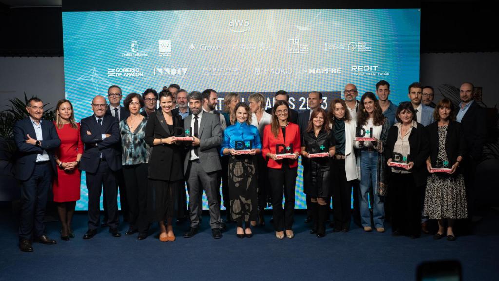 Imagen de los ganadores de la última edición de los DISRUPTORES Innovation Awards 2023.