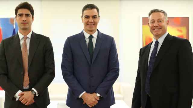 El responsable de IFM en España, Jaime Siles, y el director global de infraestructuras, Kyle Mangini, se han reunido con el presidente del Gobierno en funciones, Pedro Sánchez