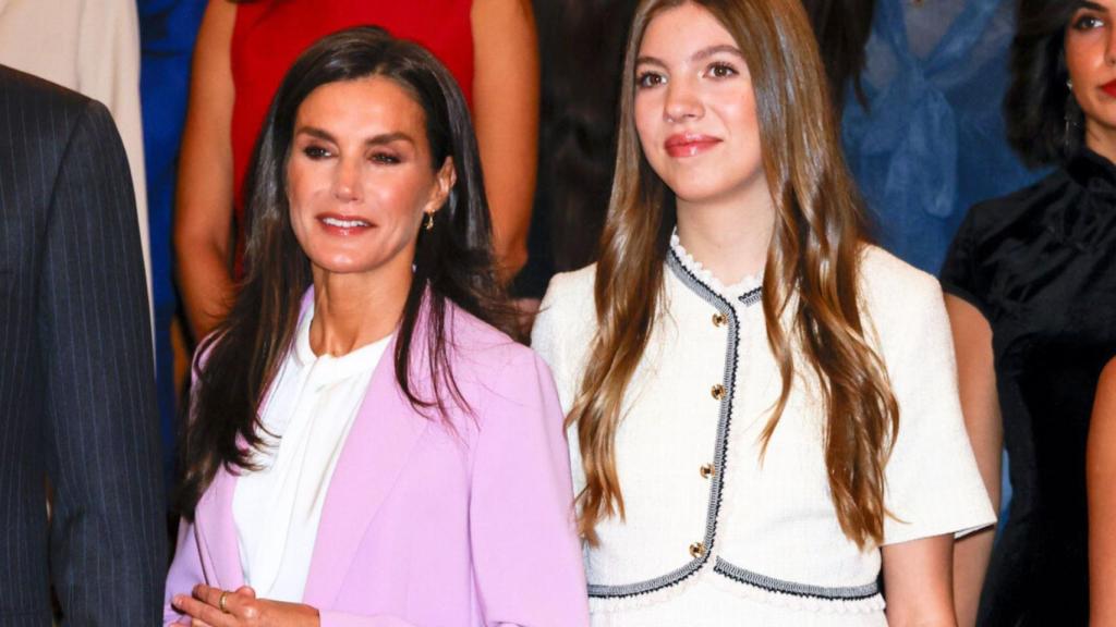 La Reina, junto a la infanta Sofía.