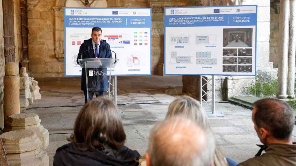 Román Rodríguez ha presentado los trabajos de restauración en Tui.