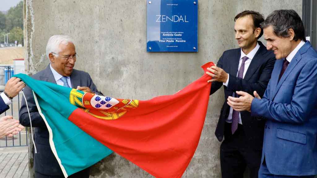 Antonio Costa en la inauguración de la nueva planta de Zendal en Portugal.