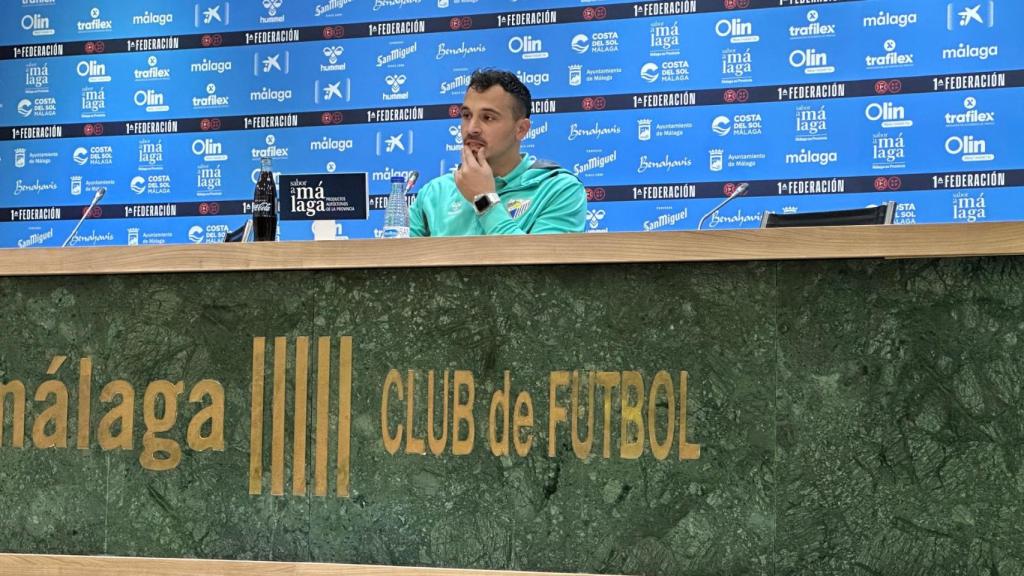 Alfonso Herrero durante la rueda de prensa posterior al Málaga CF vs. Castilla