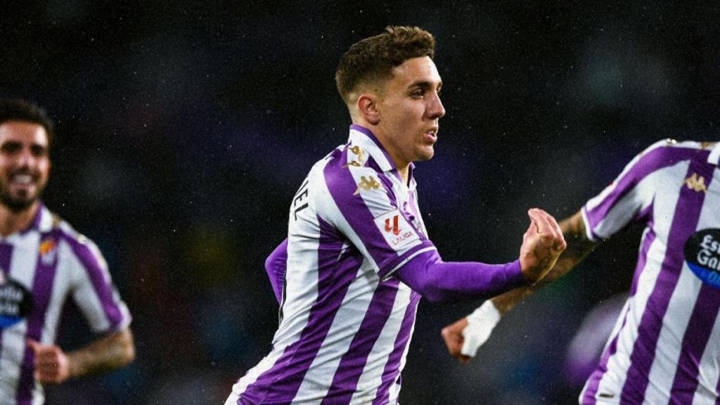 Joni Montiel celebra el primer gol del Real Valladolid frente al Andorra, este domingo.