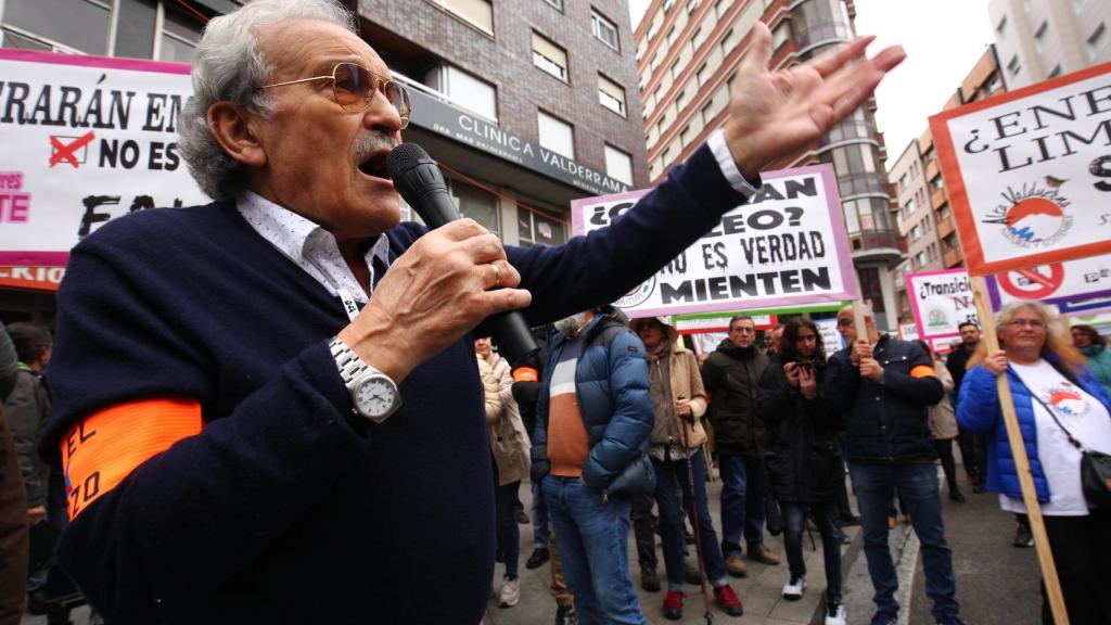 Manifestación contra la proliferación de macroparques eólicos y solares en el Bierzo