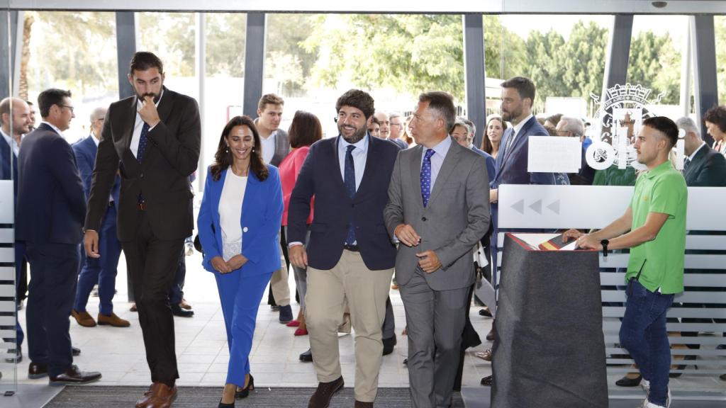 El vicepresidente, José Ángel Antelo; la consejera de Agricultura, Sara Rubira; el presidente de la Región de Murcia, Fernando López Miras, y el alcalde de Lorca, Fulgencio Gil.