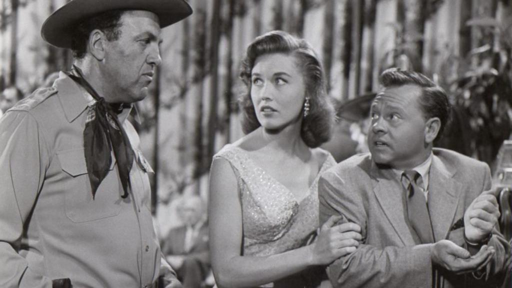 Stanley Adams, Elaine Devry y Mickey Rooney en 'The Atomic Kid'