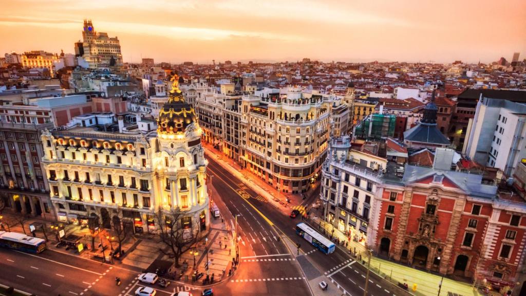 Madrid, la ciudad en la que “tomar algo” se convierte en un espectáculo