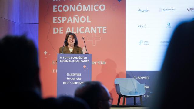 Amparo Navarro durante su intervención en el III Foro de El Español en Alicante