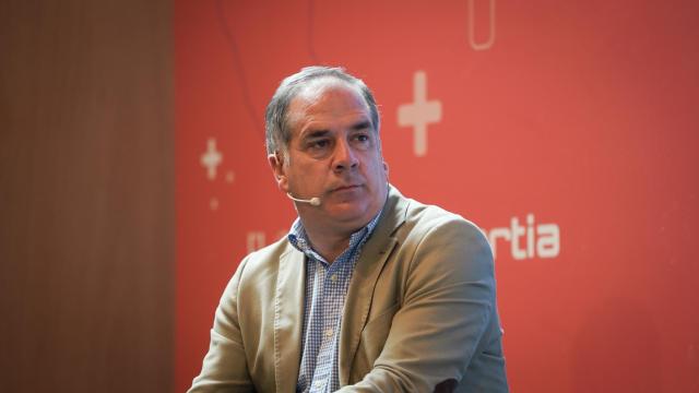 Santiago Román, alcalde de Sant Joan d'Alacant , durante su intervención en el III Foro Económico Español de Alicante.