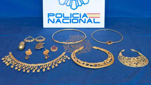 Piezas de oro rescatadas por la Policía Nacional