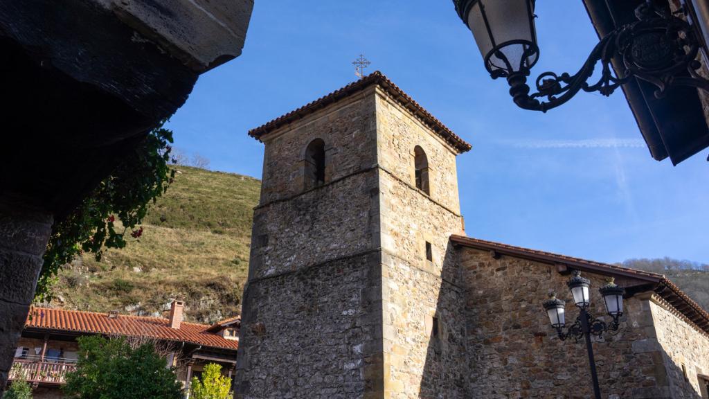 Iglesia de Bárcena Mayor.