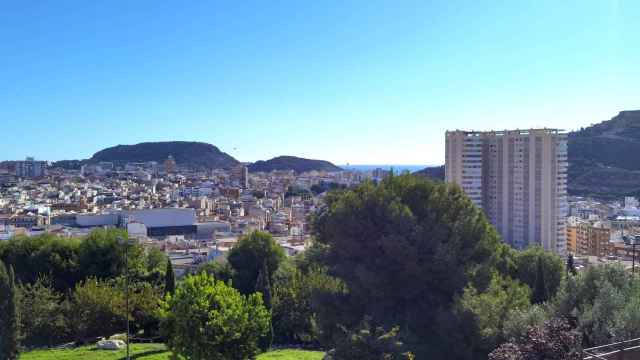 Vistas de Alicante desde el castillo de San Fernando.
