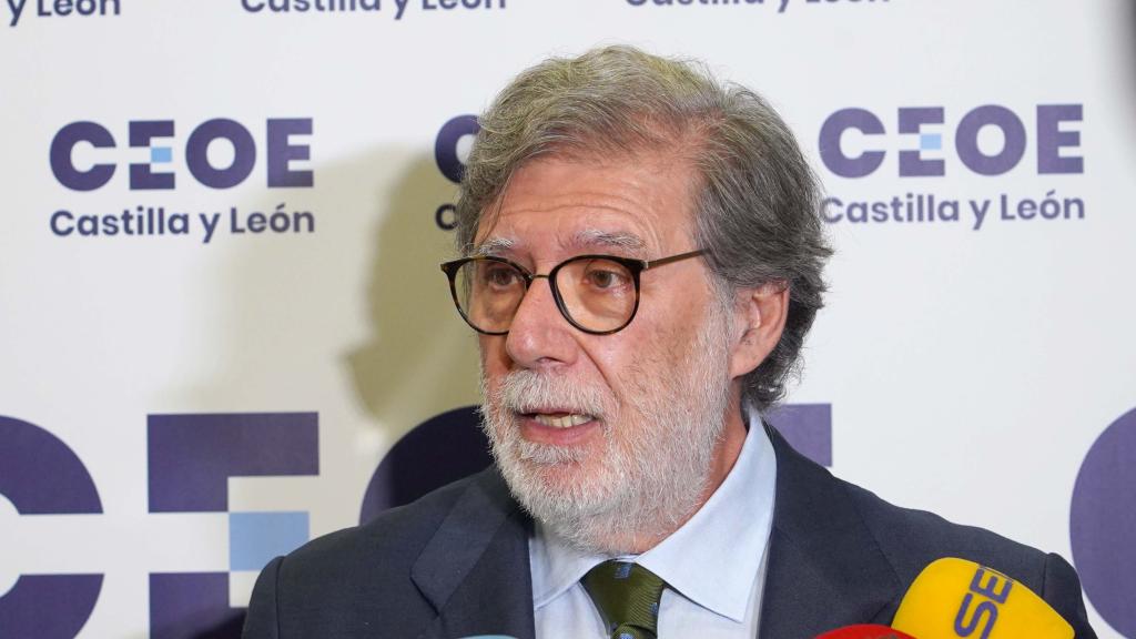 El presidente de CEOE Castilla y León, Santiago Aparicio, en la presentación del informe “El Sector Comercio en la Economía de Castilla y León”.