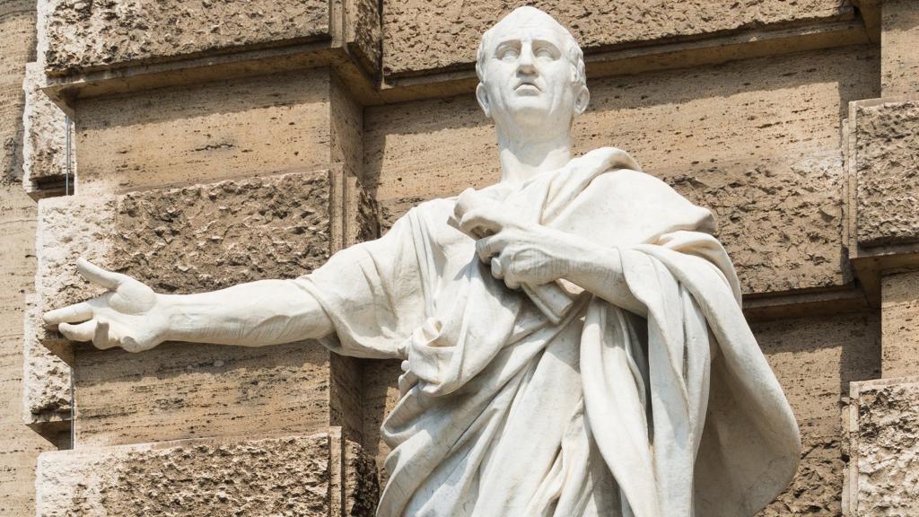 Estatua de Cicerón en el Palacio de Justicia de Roma. Foto: Jebulon/Wikimedia Commons