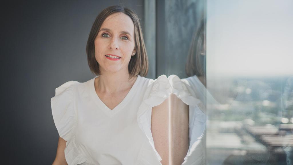 Olalla del Río, directora de Sostenibilidad de Cepsa, en la torre de la compañía en Madrid.