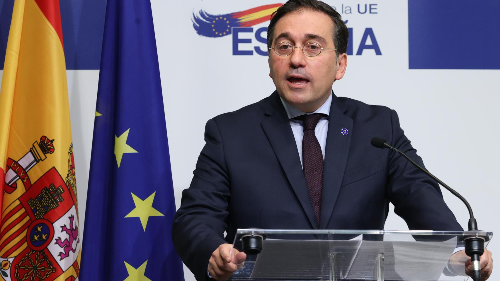 El ministro de Exteriores, José Manuel Albares, durante su rueda de prensa de este martes en Luxemburgo