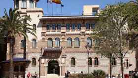 Fachada principal del Rectorado de la Universidad de Málaga.