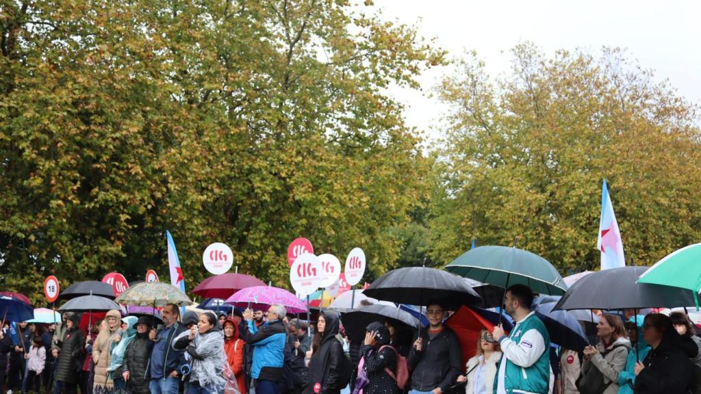 El profesorado gallego reclama sus derechos en las calles de Santiago