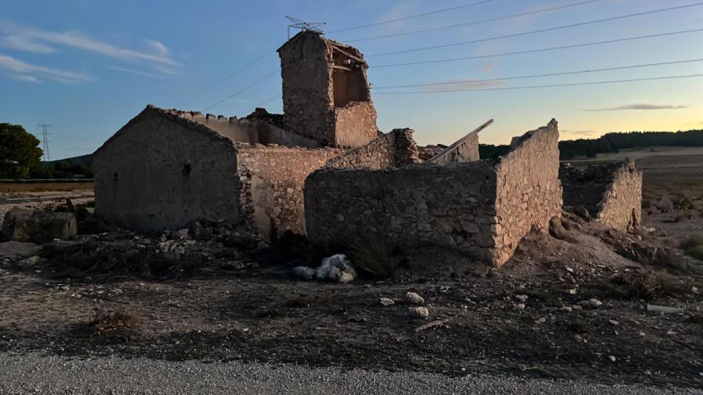 La casa de campo abandonada de Jumilla donde la Guardia Civil ha localizado el cuerpo sin vida de Diakina Fofana, dentro de un pozo.