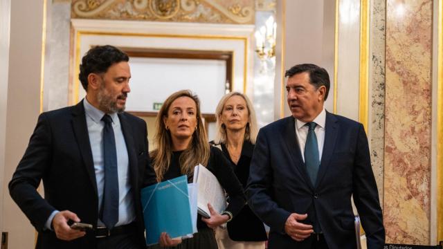 Los cuatro representantes del PP en la Mesa del Congreso, este miércoles en la Cámara Baja.