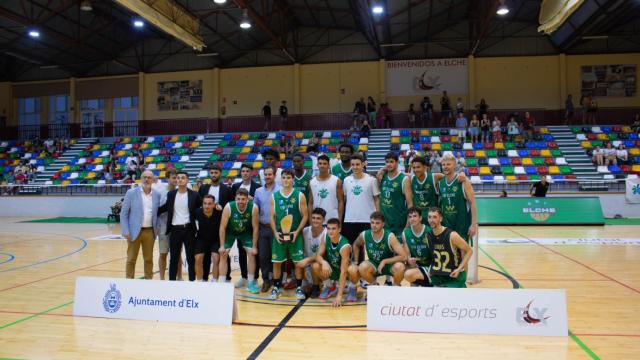 El equipo masculino del CBI Elche durante un partido.