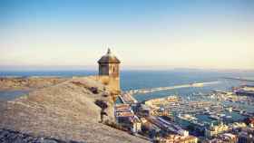 Vistas de Alicante desde el castillo de Santa Bárbara.