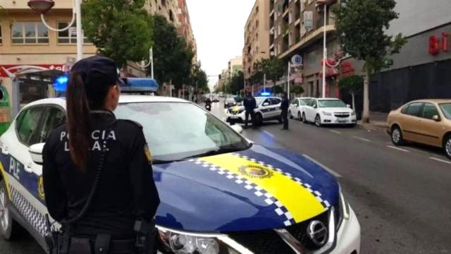 La policía local de Elche, en una imagen de archivo.