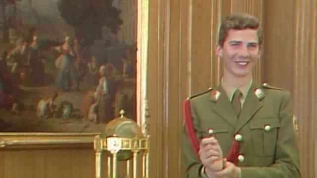 El rey Felipe VI durante su divertido discurso previo a la jura de la Constitución, en 1986, cuando tenía 17 años.