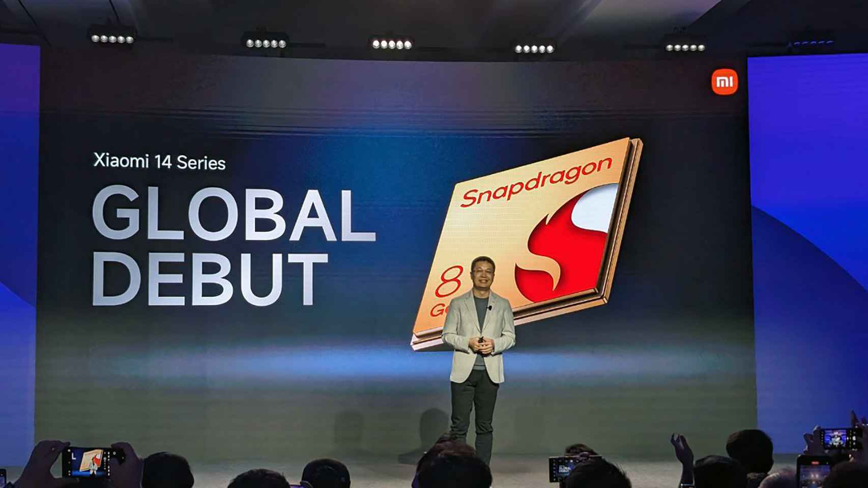 William Lu presentando el Xiaomi 14 en el evento de Qualcomm